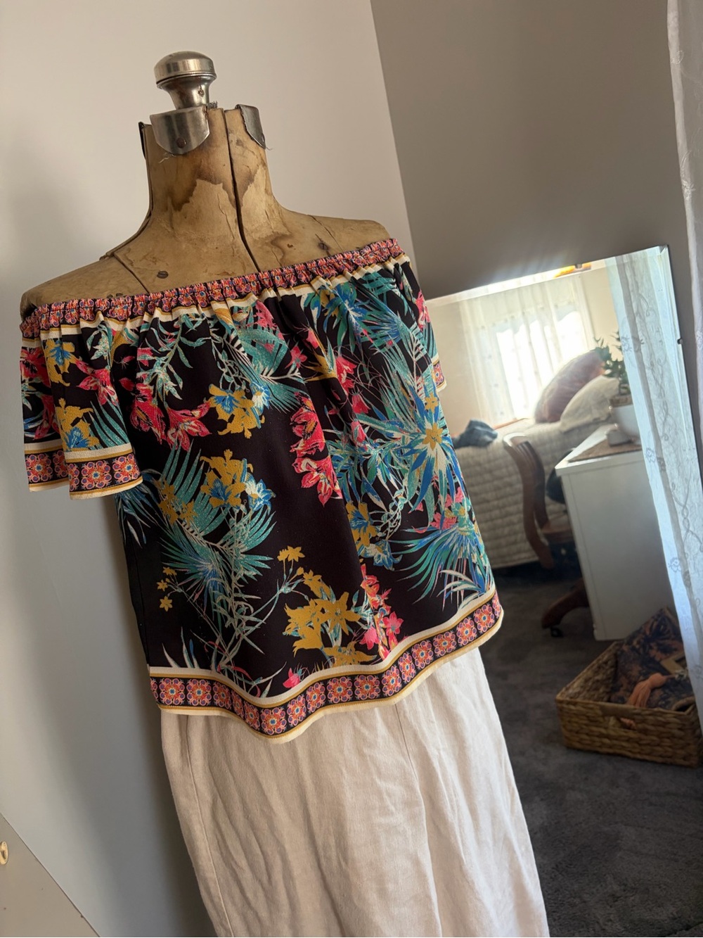 Flying Tomatoes Off Shoulder Floral Top